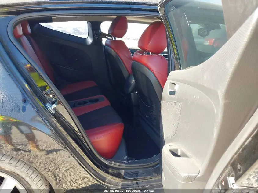 2012 HYUNDAI VELOSTER BASE W/RED/BLACK