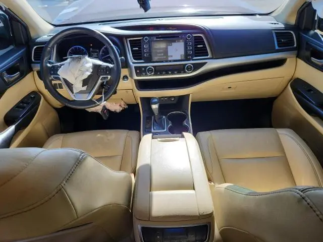 2019 TOYOTA HIGHLANDER SE  