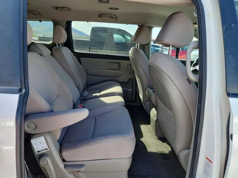 2015 KIA SEDONA LX  