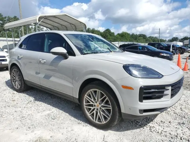 2024 PORSCHE CAYENNE   