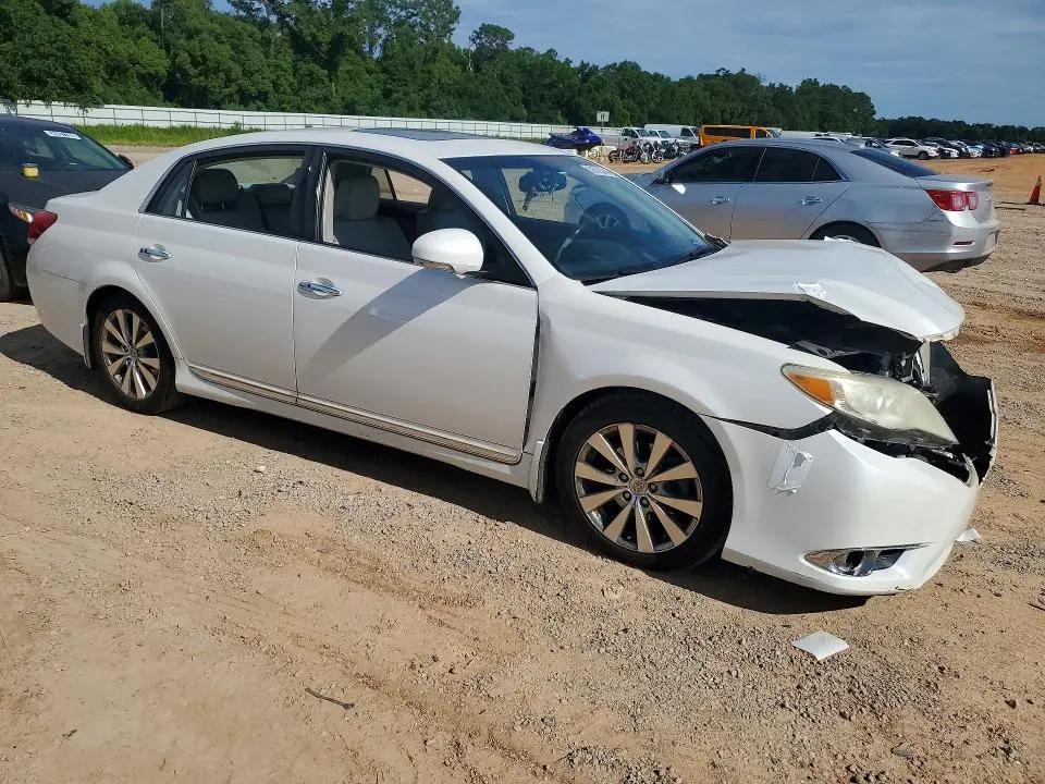 2011 TOYOTA AVALON LIMITED  