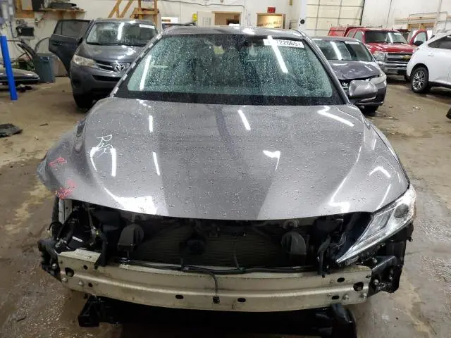 2020 TOYOTA CAMRY XLE  