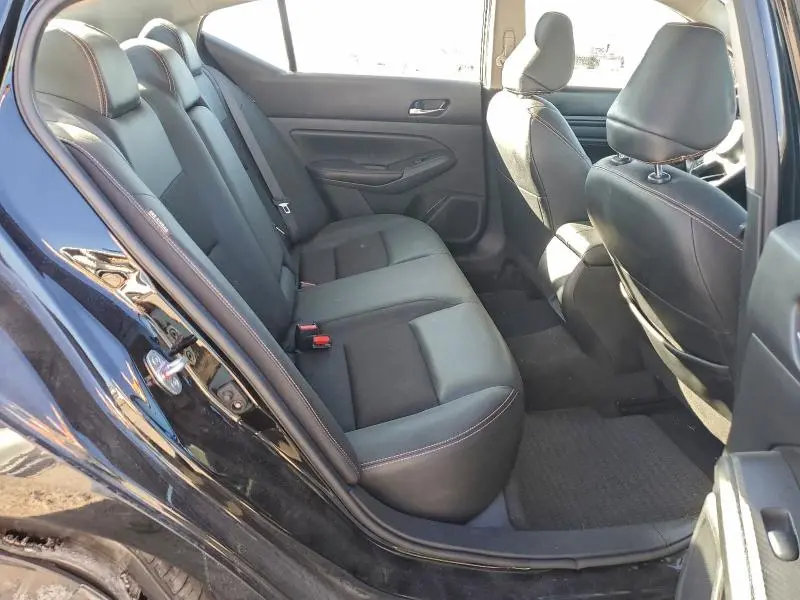 2022 NISSAN ALTIMA SR  