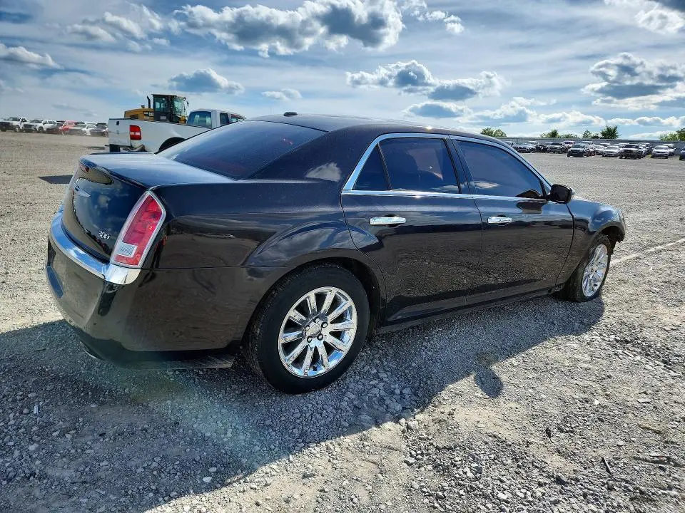 2013 CHRYSLER 300   