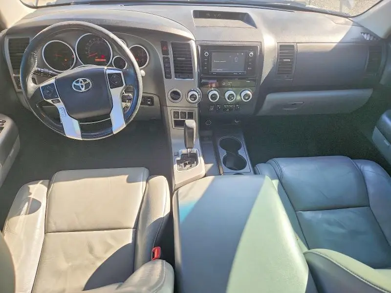 2016 TOYOTA SEQUOIA SR5  