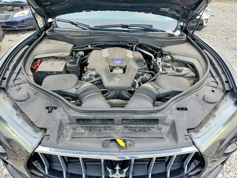 2017 MASERATI LEVANTE S SPORT  