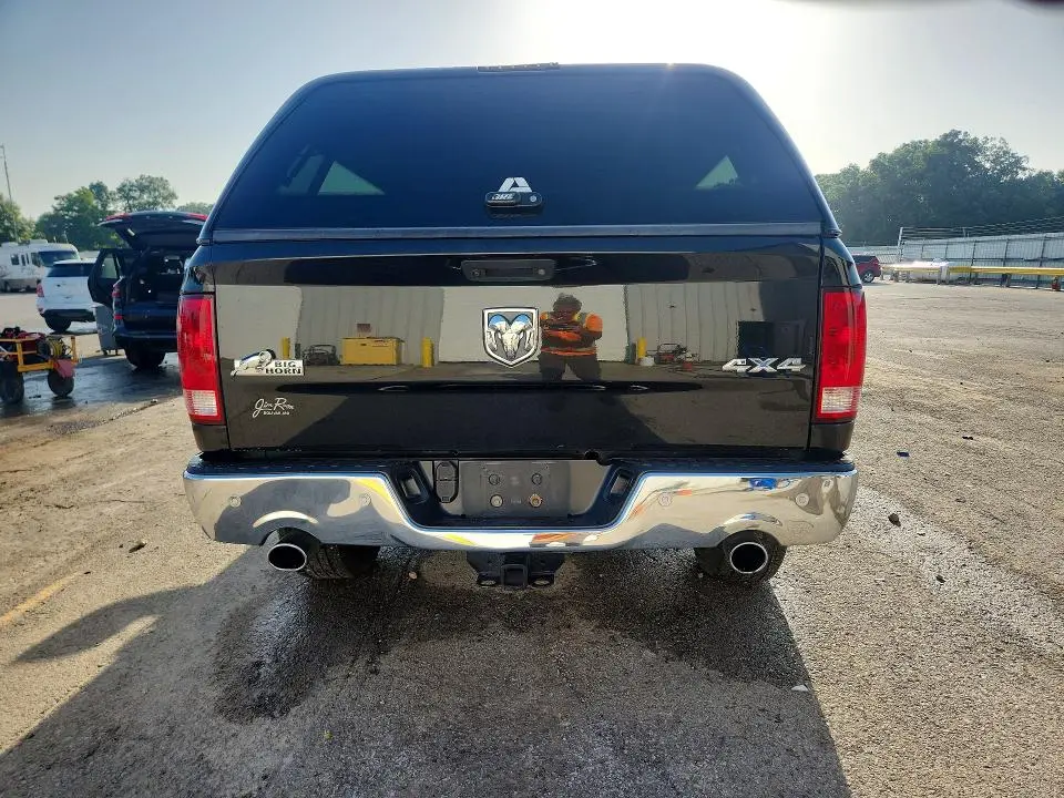2017 RAM 1500 SLT  
