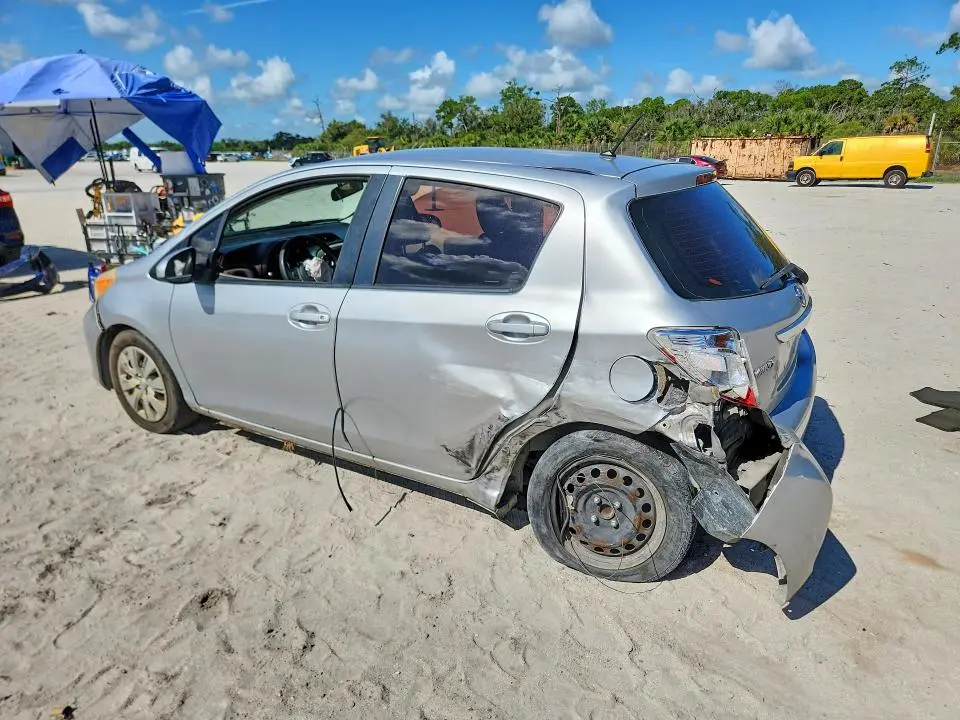 2012 TOYOTA YARIS 5-DOOR LE  