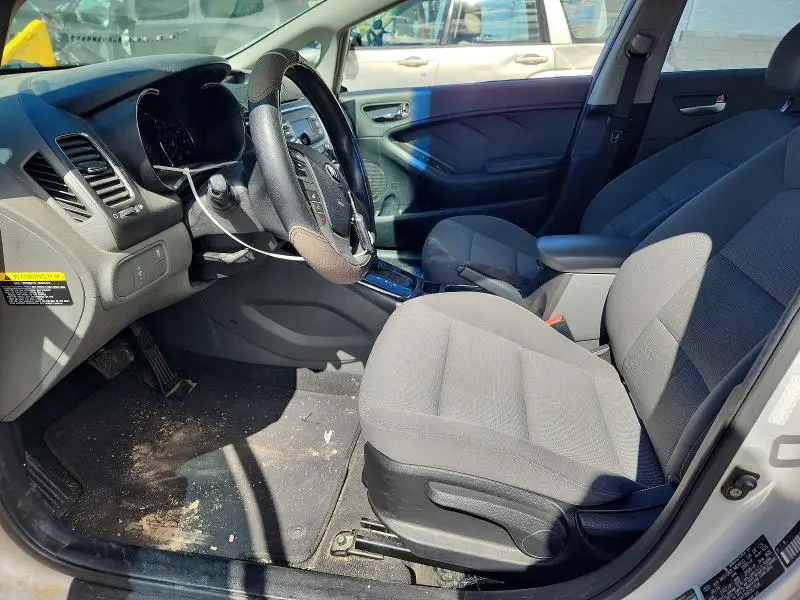 2017 KIA FORTE LX  