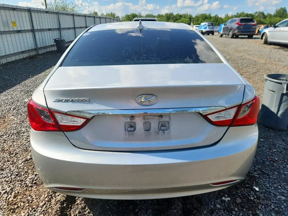 2011 HYUNDAI SONATA GLS  