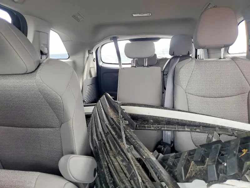 2022 TOYOTA SIENNA LE  