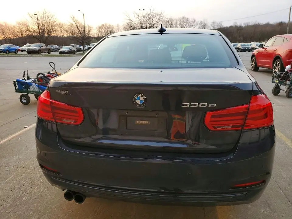 2017 BMW 330E   