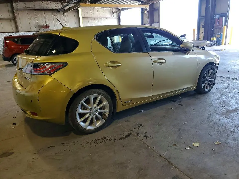 2011 LEXUS CT 200  
