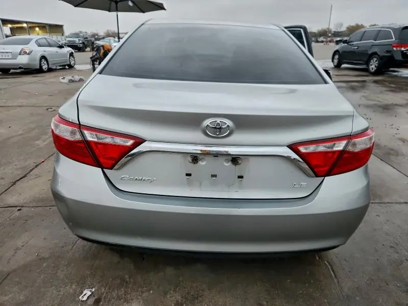 2016 TOYOTA CAMRY LE  