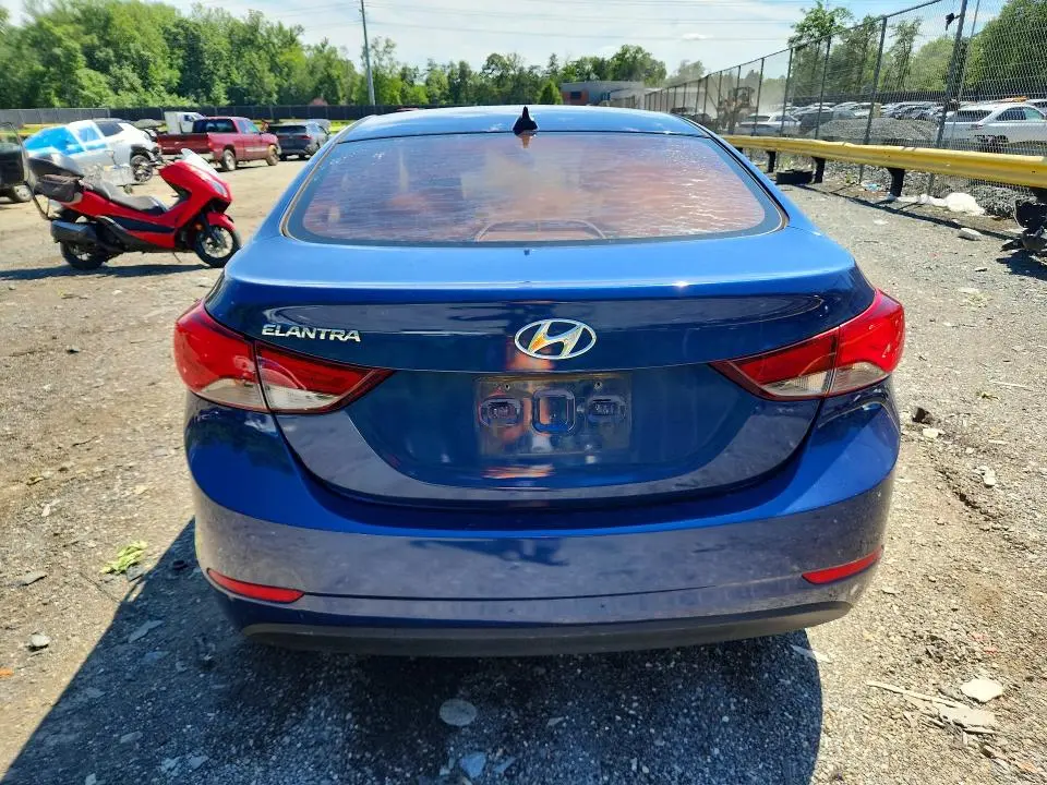 2016 HYUNDAI ELANTRA SE  