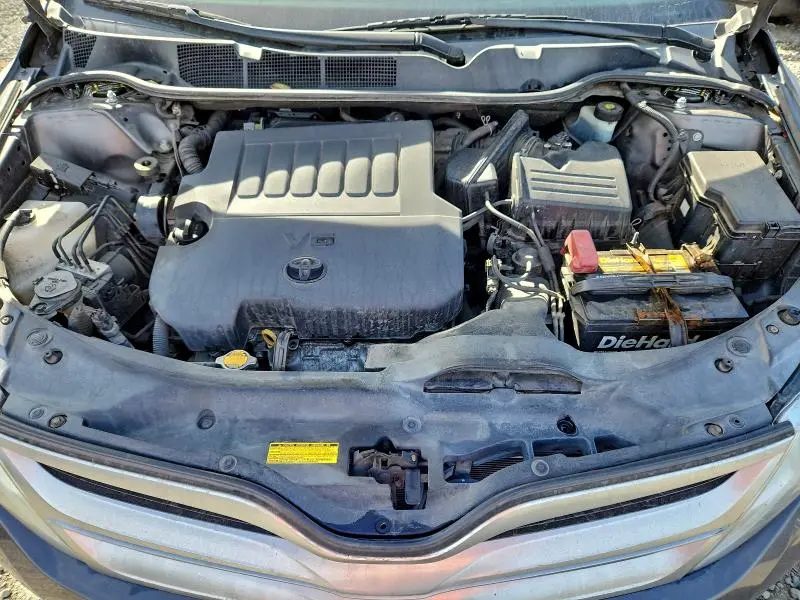 2013 TOYOTA VENZA LE  