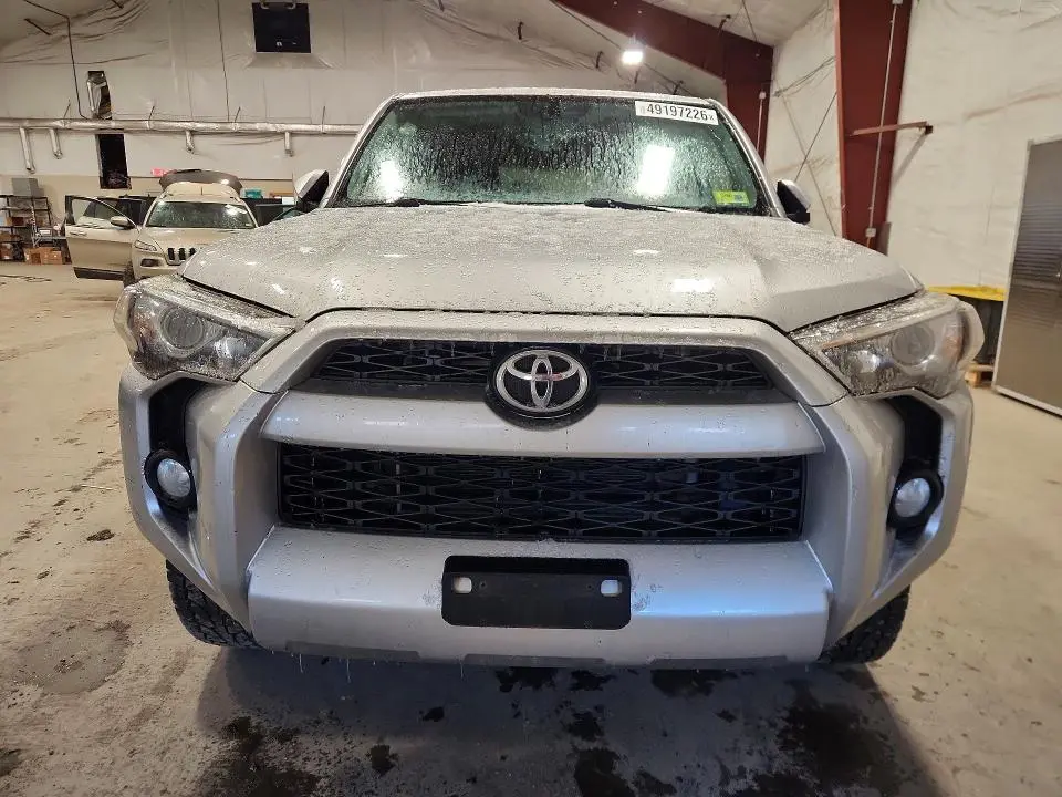 2016 TOYOTA 4RUNNER SR5  
