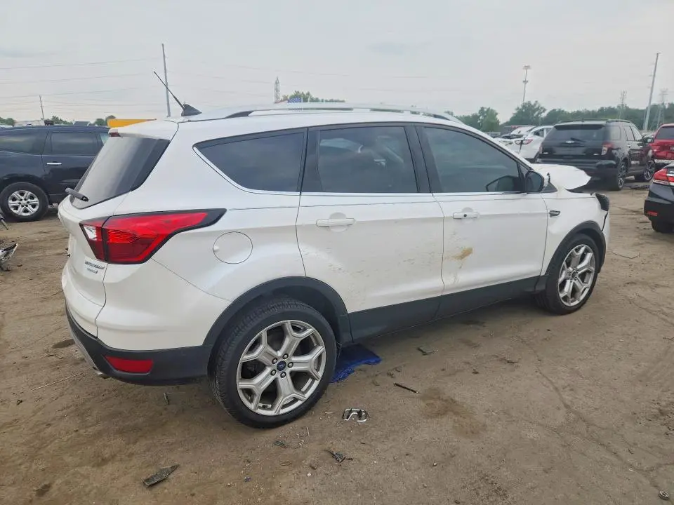 2019 FORD ESCAPE TITANIUM  