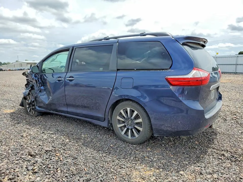 2018 TOYOTA SIENNA LIMITED PREMIUM 7-PASSENGER  
