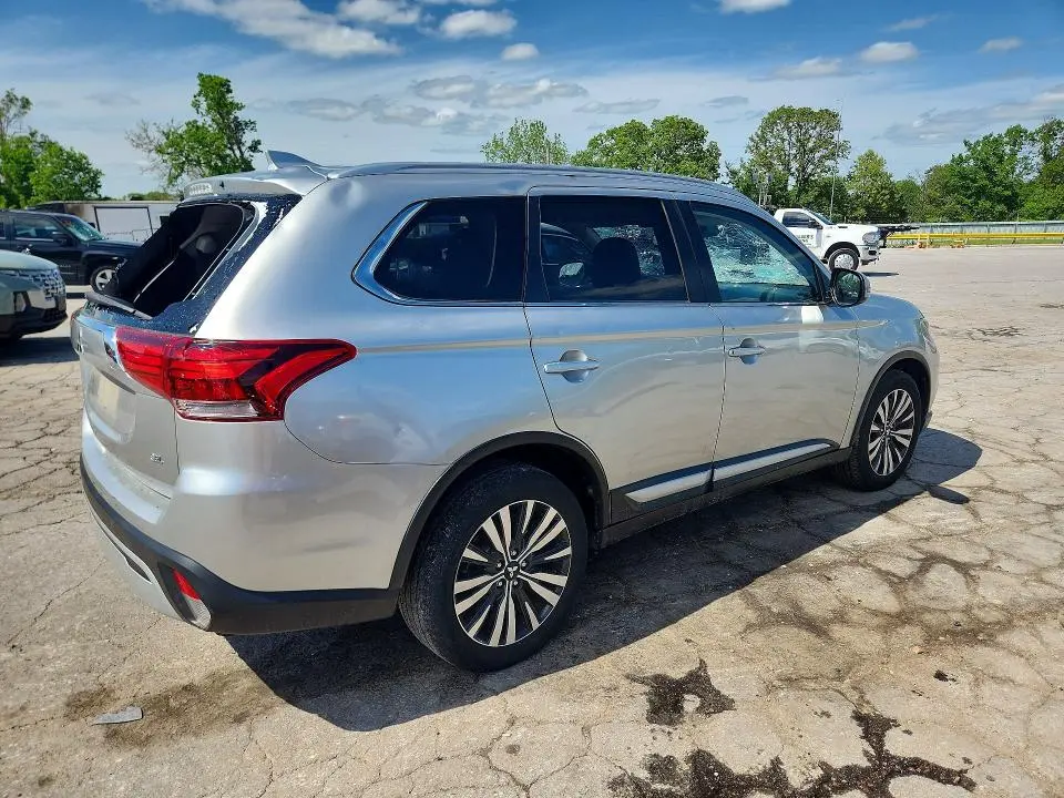 2020 MITSUBISHI OUTLANDER SE  