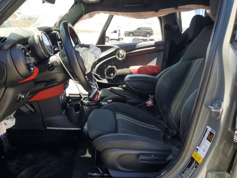 2018 MINI COOPER   