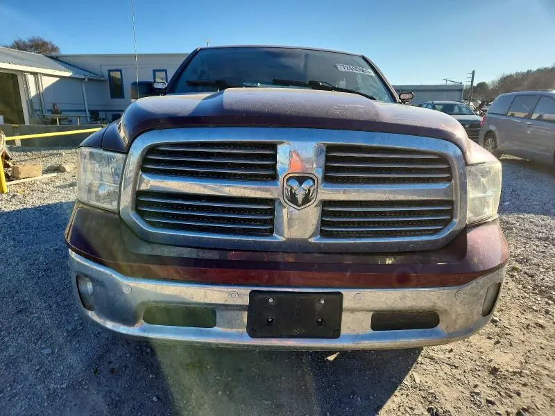 2017 RAM 1500 SLT  