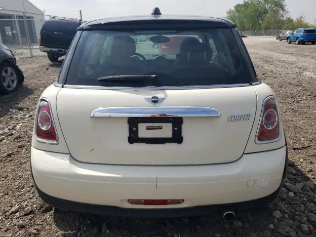2011 MINI COOPER 