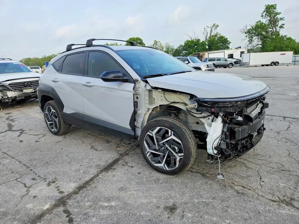 2026 HYUNDAI KONA SEL PREMIUM  