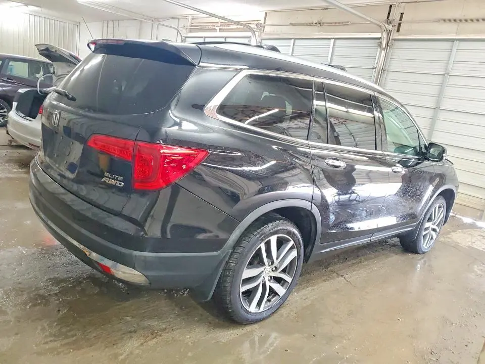 2017 HONDA PILOT ELITE  