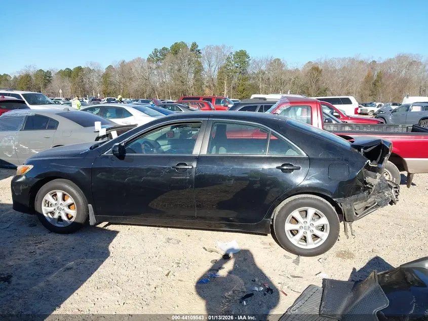 2011 TOYOTA CAMRY LE