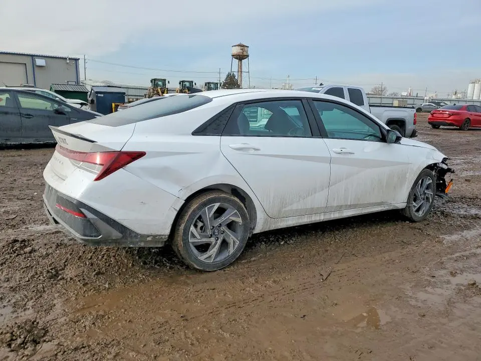2025 HYUNDAI ELANTRA SEL SPORT  