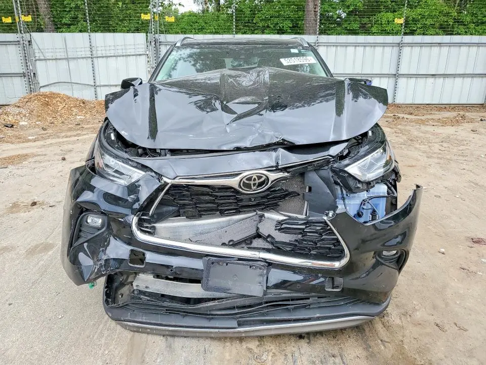 2023 TOYOTA HIGHLANDER PLATINUM  