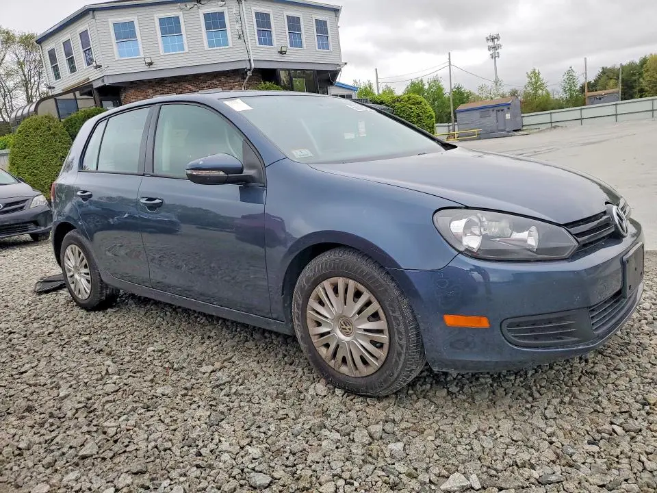 2011 VOLKSWAGEN GOLF   