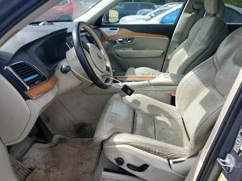 2016 VOLVO XC90 T6  