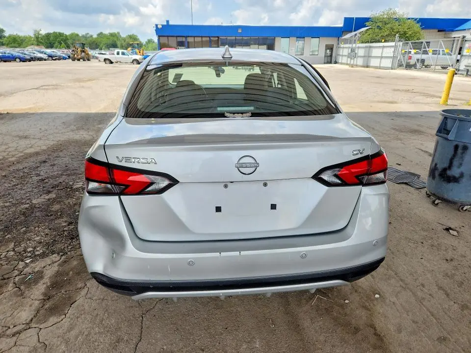 2023 NISSAN VERSA SV  