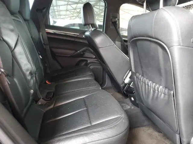 2012 PORSCHE CAYENNE