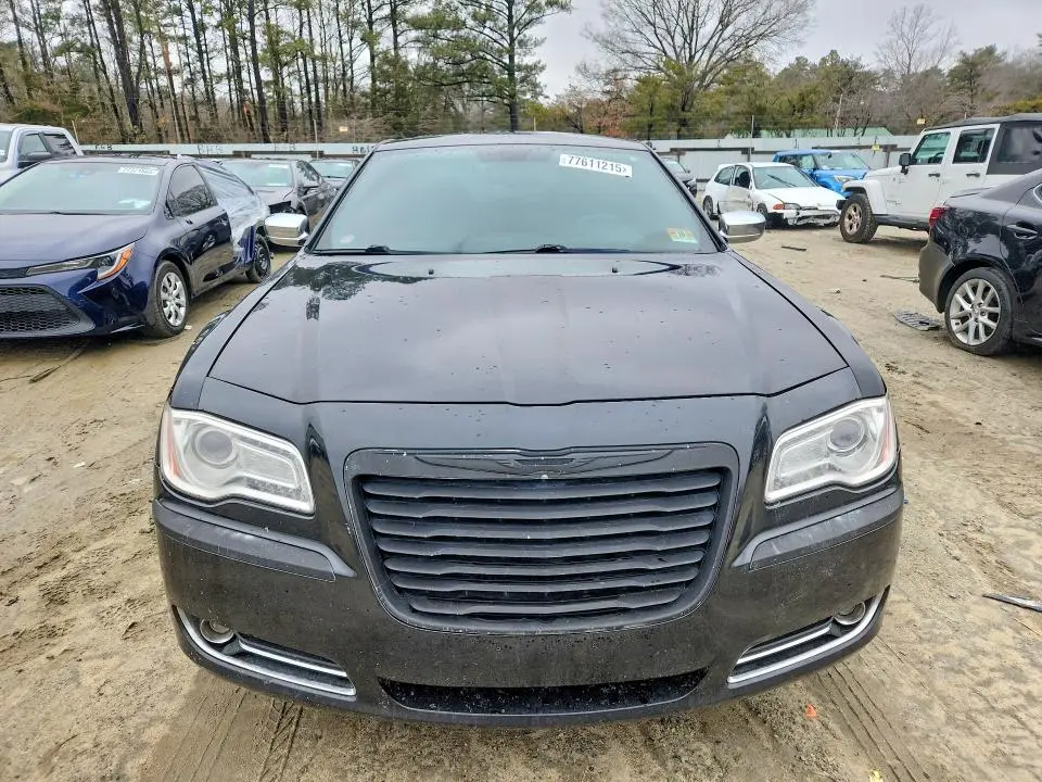 2011 CHRYSLER 300 LIMITED  