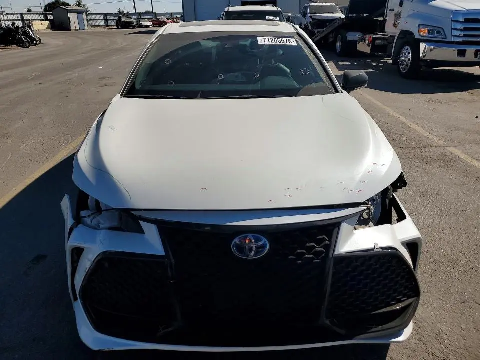 2021 TOYOTA AVALON XSE  