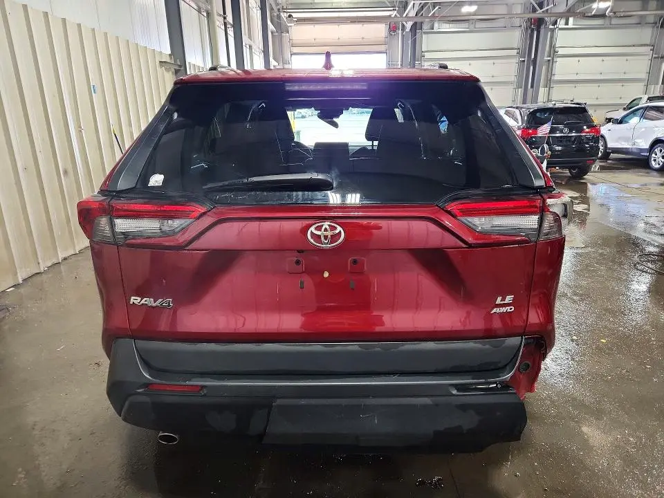 2020 TOYOTA RAV4 LE  