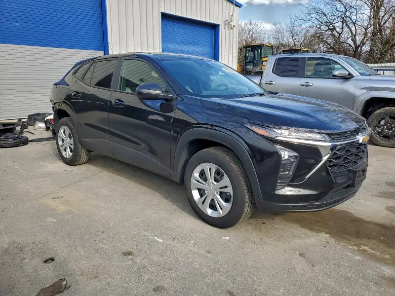 2025 CHEVROLET TRAX LS  