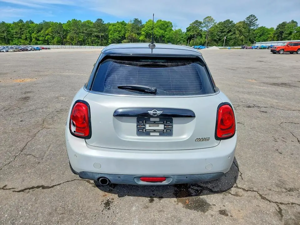 2017 MINI COOPER   