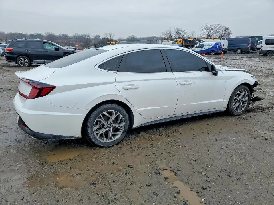 2022 HYUNDAI SONATA SEL  