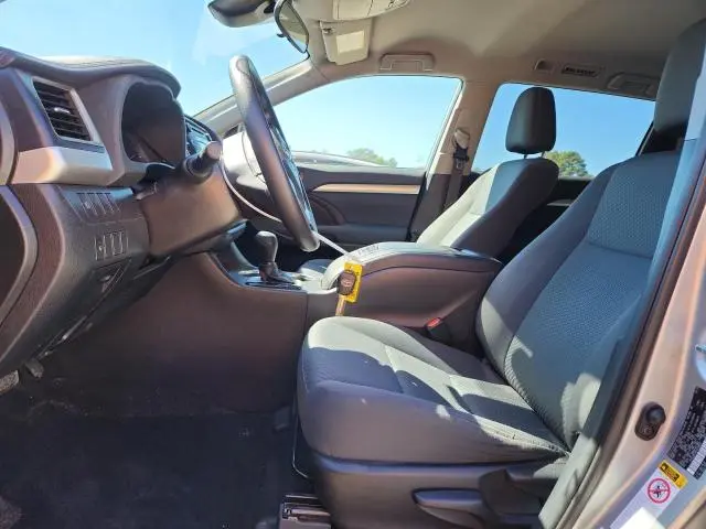 2019 TOYOTA HIGHLANDER LE  