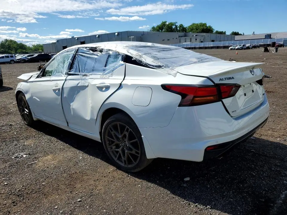 2025 NISSAN ALTIMA SR  