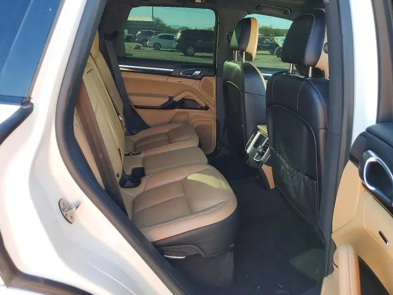 2018 PORSCHE CAYENNE   