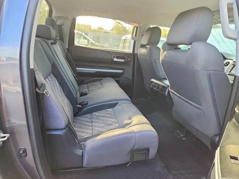 2018 TOYOTA TUNDRA CREWMAX SR5  