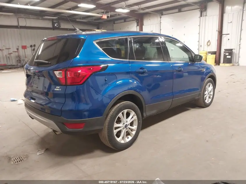 2019 FORD ESCAPE SE