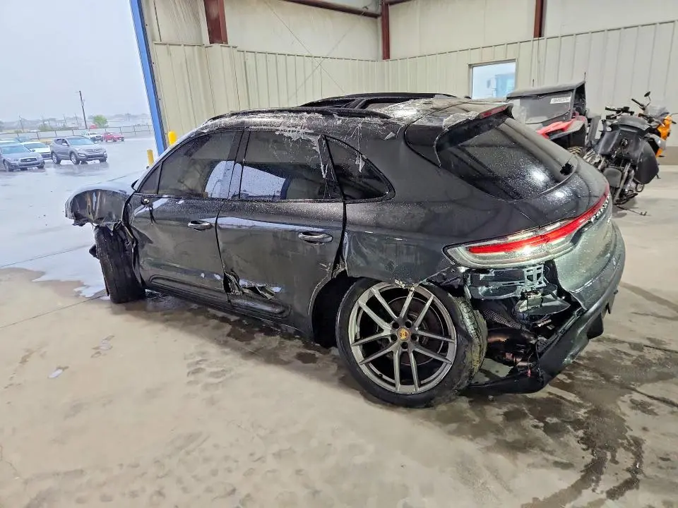 2026 PORSCHE MACAN BASE  