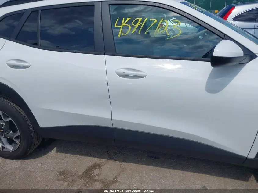 2025 CHEVROLET TRAX FWD LT