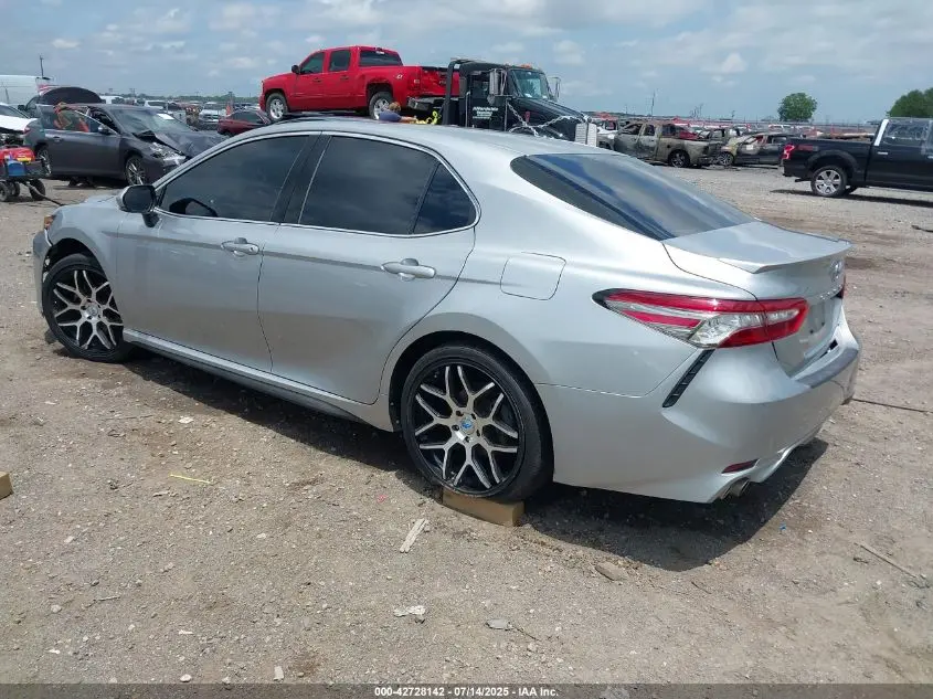 2018 TOYOTA CAMRY XSE